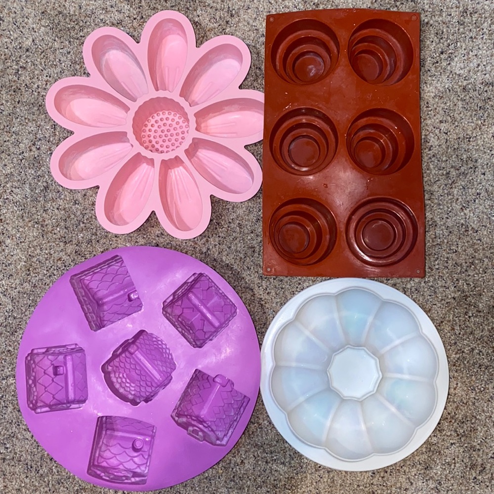 Lot of 4 Adorable & Fun Silicone Baking Molds EUC